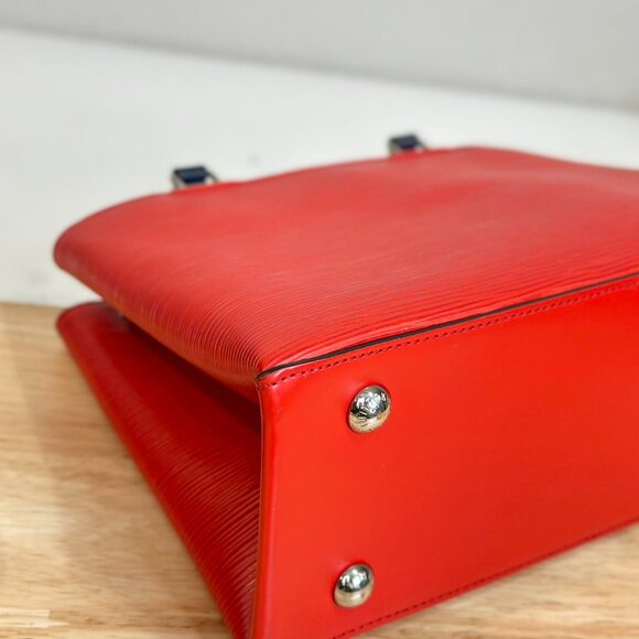 Louis Vuitton Red Epi Leather Shoulder Bag Crossbody - Picture 5 of 6